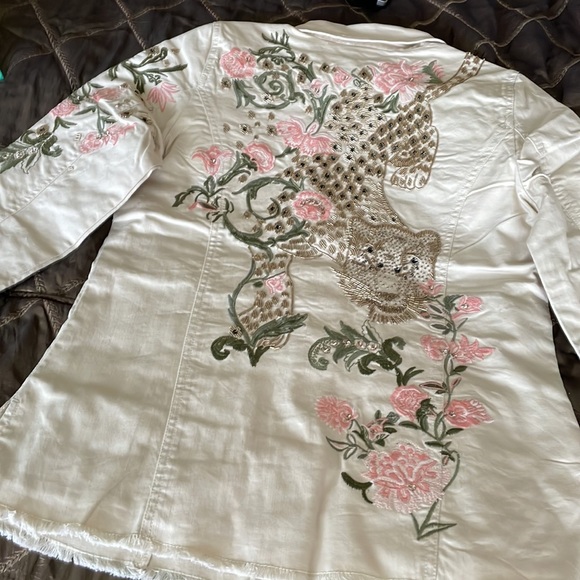 Fancy jacket - Picture 8 of 9